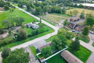 960 Becker Ln, Aurora, IL 60505 - Photo 38