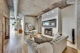 110 N Peoria St, Chicago, IL 60607 - Photo 2