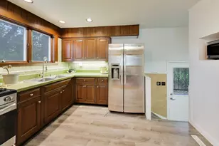 2183 Laura Ln, Des Plaines, IL 60018 - Photo 8