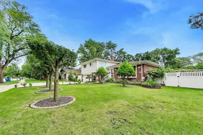 911 S Elmhurst Road, Mount Prospect, IL 60056 - Photo 4
