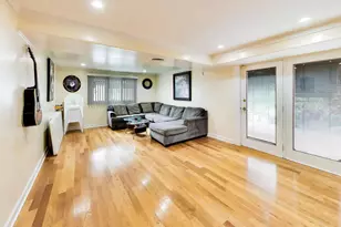 911 S Elmhurst Rd, Mount Prospect, IL 60056 - Photo 14