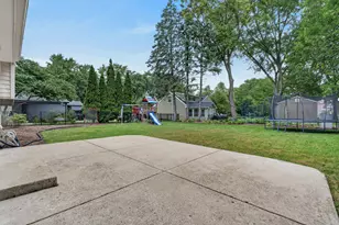 352 Berry Dr, Naperville, IL 60540 - Photo 22