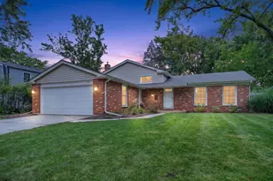 352 Berry Dr, Naperville, IL 60540 - Photo 24