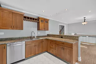 352 Berry Dr, Naperville, IL 60540 - Photo 8