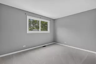352 Berry Dr, Naperville, IL 60540 - Photo 14