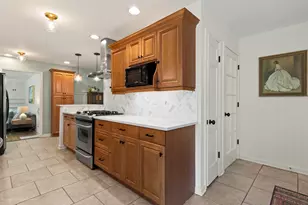 420 Hobby Ave, Frankfort, IL 60423 - Photo 6