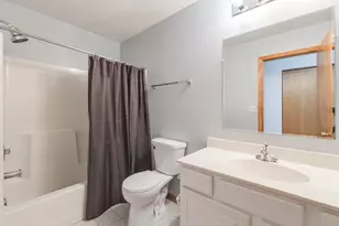 1102 Coventry Cir, Glendale Heights, IL 60139 - Photo 12