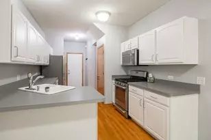 1102 Coventry Cir, Glendale Heights, IL 60139 - Photo 8