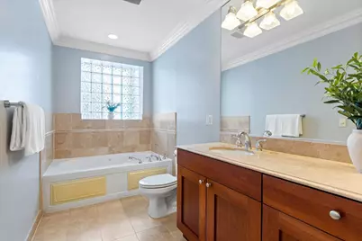 3736 N Fremont Street #1, Chicago, IL 60613 - Photo 10