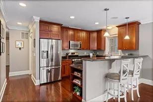 3736 N Fremont St, Chicago, IL 60613 - Photo 6