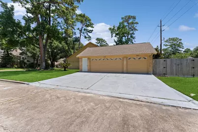 6735 Gentle Bend Drive, Houston, TX 77069 - Photo 32