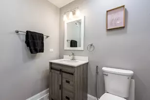 9255 W Ballard Rd, Des Plaines, IL 60016 - Photo 26