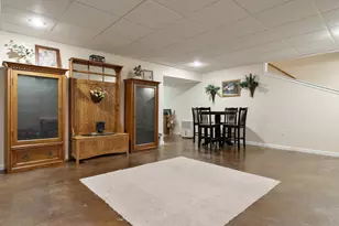 651 Ashleigh Ln, Roscoe, IL 61073 - Photo 40