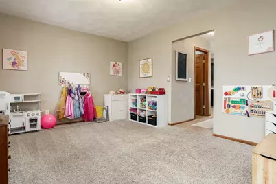 651 Ashleigh Lane, Roscoe, IL 61073 - Photo 10