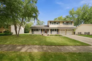 894 E Schirra Dr, Palatine, IL 60074 - Photo 1
