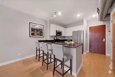 1610 W Fullerton Avenue #403, Chicago, IL 60614 - Photo 2