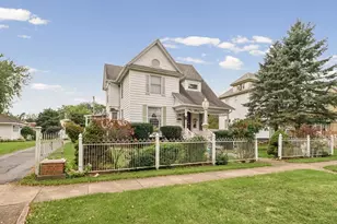 434 W Center St, Paxton, IL 60957 - Photo 2