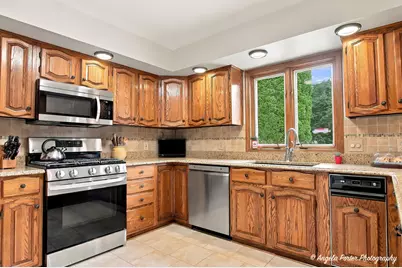 2312 N Long Lane, McHenry, IL 60051 - Photo 10