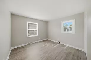 9338 Oak St, Orland Park, IL 60462 - Photo 12