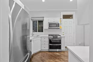 425 W Briar Pl, Chicago, IL 60657 - Photo 10