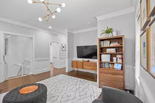 425 W Briar Pl, Chicago, IL 60657 - Photo 12