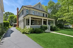 407 McKinley Ave, Libertyville, IL 60048 - Photo 1