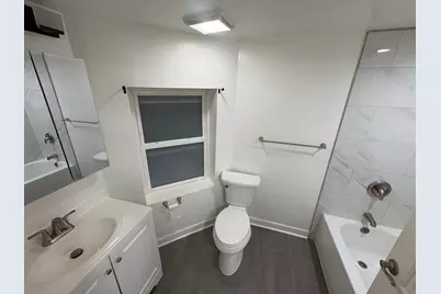 [Address not provided], Chicago, IL 60637 - Photo 6