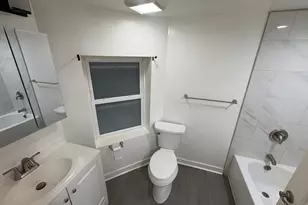 [Address not provided], Chicago, IL 60637 - Photo 6