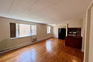 2115 W Farwell Ave, Chicago, IL 60645 - Photo 2
