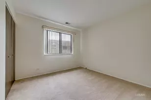 404 Sandalwood Ln, Schaumburg, IL 60193 - Photo 10