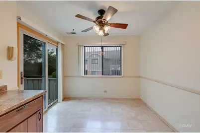 404 Sandalwood Lane #A2, Schaumburg, IL 60193 - Photo 8