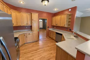 635 Nathan Lattin Ln, Sycamore, IL 60178 - Photo 8