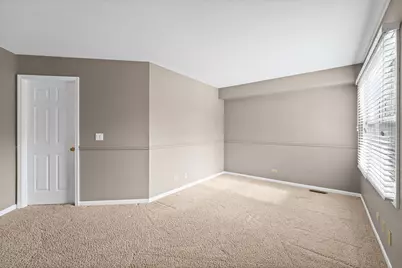 [Address not provided], Hoffman Estates, IL 60010 - Photo 12