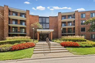 1605 E Central Road #211B, Arlington Heights, IL 60005 - Photo 1