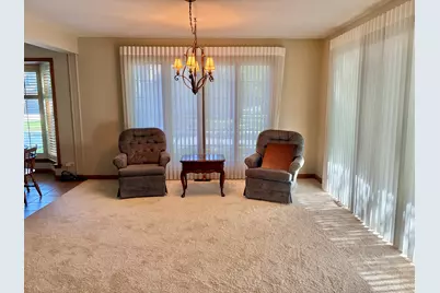 44 Queens Court #44, Westchester, IL 60154 - Photo 8