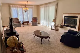 44 Queens Ct, Westchester, IL 60154 - Photo 6