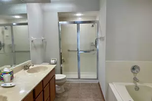 44 Queens Ct, Westchester, IL 60154 - Photo 14