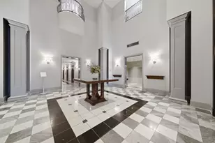 70 W Huron St, Chicago, IL 60654 - Photo 2