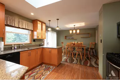 9313 Parkside Avenue, Oak Lawn, IL 60453 - Photo 14