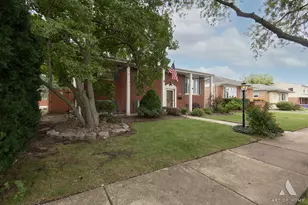 9313 Parkside Ave, Oak Lawn, IL 60453 - Photo 2
