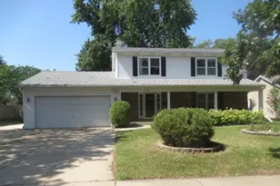 323 Berwick Dr, Aurora, IL 60506 - Photo 1