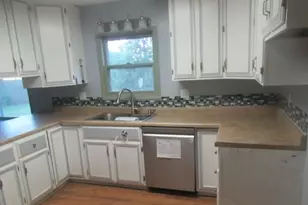 323 Berwick Dr, Aurora, IL 60506 - Photo 6