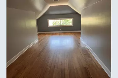 8340 S Paxton Avenue, Chicago, IL 60617 - Photo 12
