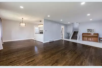 7851 W Church Street W, Morton Grove, IL 60053 - Photo 6