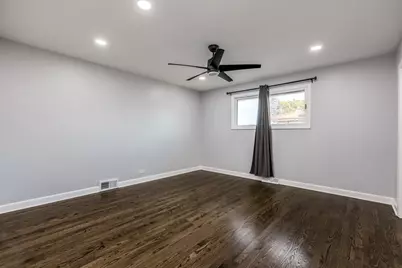 7851 W Church Street W, Morton Grove, IL 60053 - Photo 14