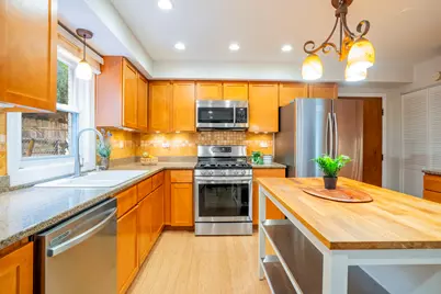 6925 N Ravenswood Avenue, Chicago, IL 60626 - Photo 8