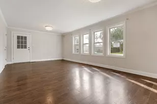 2814 Lexington Dr, Hazel Crest, IL 60429 - Photo 2