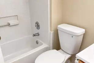 1802 Whirlaway Ct, Glendale Heights, IL 60139 - Photo 12