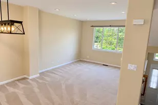 1802 Whirlaway Ct, Glendale Heights, IL 60139 - Photo 4
