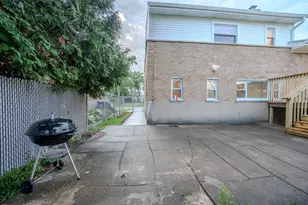291 Division St, Melrose Park, IL 60160 - Photo 28
